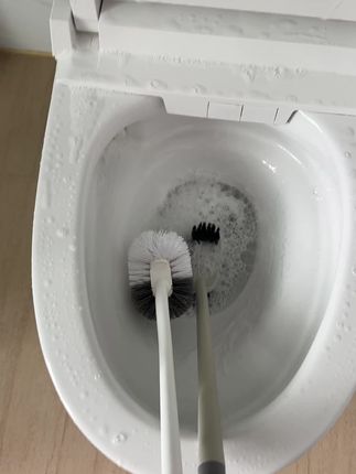 姐妹们,这个马桶刷,真好用。365度无死角旋转刷洗,不好用我包退。