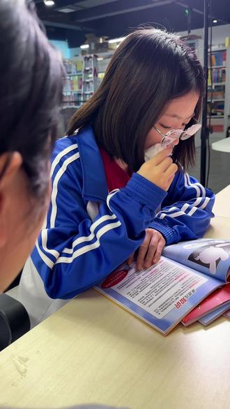 一定要给孩子看这套书 跟着永不言败的热血兔子 收获力量!#那年那兔那些事儿#漫画#爱国教育