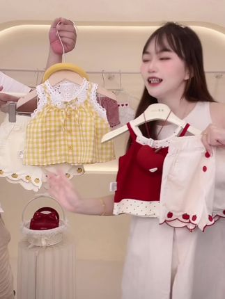 #高品质童装 #生女儿就是用来打扮的 韩国童装~女童假两件上衣短裤夏季女宝百搭夏装洋气套装两件套#生女儿就要这样穿 #女宝洋气套装 #女童套装夏季 @DOU+上热门