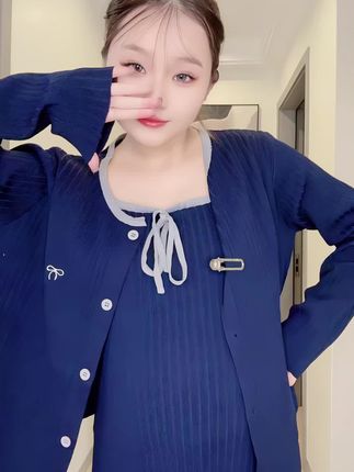 秋天来了,一起做个精致的孕妈妈吧#舒适慵懒穿搭 #法式风格穿搭 #今日穿搭灵感分享 #孕妇穿搭 #一个身体两个心跳