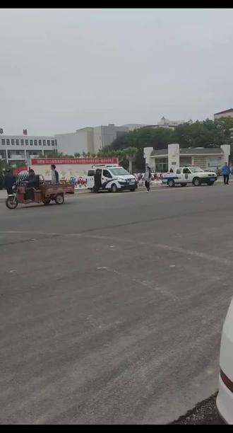 高一会考: 去年7月 高高兴兴拿到高中录取通知书,这批家长你们好吗?