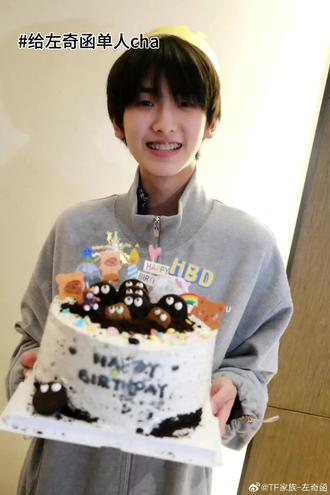#左奇函 哥哥你的生日单人cha和生日物料呢,同事都是按时发,可你不是,我一直在等 #精选 @TF家族