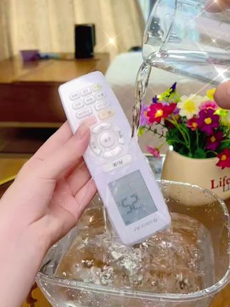 家里空调遥控器容易落灰发黄,套上格力通用遥控器保护套,硅胶材质有弹性透明不影响使用,防水防脏耐摔不发黄#格力空调遥控器保护套 #遥控器保护套 #遥控器硅胶套