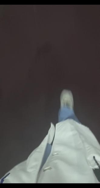 医学技能之电除颤,必过!! 按照评分表反复练习。5个循环🔁CPR,评估。若中途,电除颤仪器来了。立即除颤仪开机,心率评估,嘱旁边助手,继续按压,按压中断不能超过10秒。这个关键点要注意。其次,操作就是反复练,加油!!#医学 #医学考试必过 #医护人员 #医学生 #技能培训