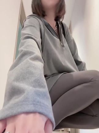 降温啦,小孕妇们一定要准备两条秋冬 季百搭鲨鱼裤~对于整个孕期体型的变化都能驾驭,遮胯显瘦,拉长腿部的线条~可以很好的修饰腿型哦,重要是不掉档.多颜色百搭又好看#孕妇鲨鱼裤#孕期穿搭#孕妇裤推荐 #秋冬百搭神裤  #孕妇鲨鱼裤