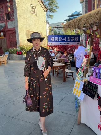 玄天岭仿古一条街,建筑秀美,古香古色的气息,这里是大美吉林市#是最红网红打卡地标