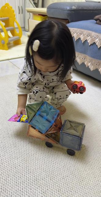 #真实生活分享计划 磁力片100种玩法 搅拌机车教程来喽!一分钟就学会,陪宝宝一起来玩吧!#磁力片#儿童益智 #磁力片造型#磁力片拼搭 @抖音小助手 @DOU+小助手 @DOU+上热门