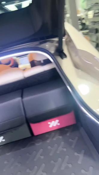 后备箱灯光太暗?这款智己LS6氛围灯帮你搞定,还能免费