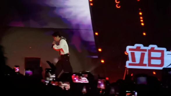 曾经单曲循环的歌,回看在现场也是听爽了 #音乐节 #LetGO #队长 #演出不戒断#交换我的2025年度演出