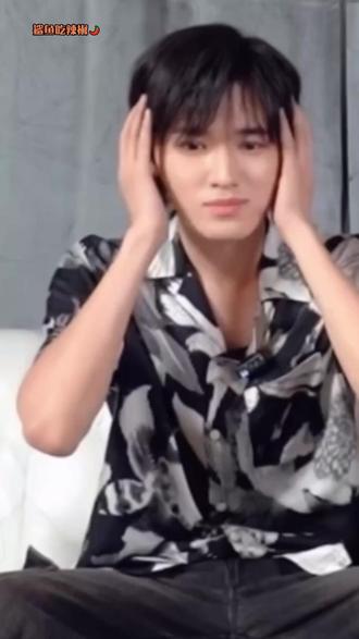 给宋亚轩开抖音时代峰峻你就乐吧 #宋亚轩 #时代峰峻