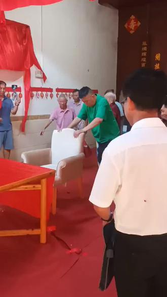 谢氏我们村的百岁老人,还好我们祠堂没有拆,不然都没有机会炫耀#祠堂文化