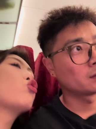 亲个嘴好分个深亲浅亲 #vlog日常 #情侣 #有点意思 #生活日常 #整蛊