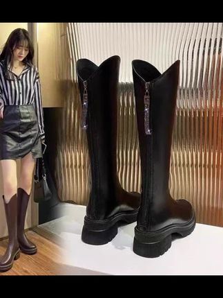 女孩子秋冬怎么少得了#长筒靴 !简简单单的高级感,软底软面上脚走路很舒服,加绒的保暖不冻脚,品质巨好快安排!#长靴不掉筒 #好鞋推荐 #儿童靴子 #时髦穿搭