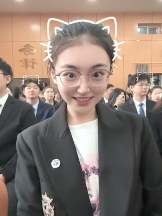 来参加校庆了,感谢工具人同学帮我拿镜头#外交学院七十周年校庆 @我就叫李高兴😊