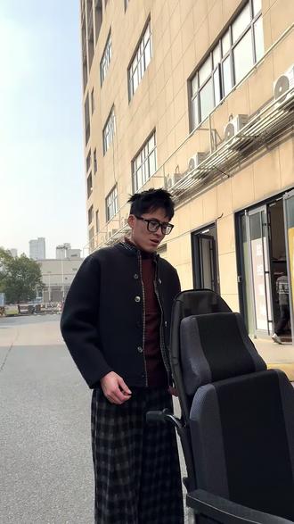 爸妈出行更轻松!智能电动轮椅,一键躺下自在随行 老年人出门不方便?这款轮椅让出行更轻松!#好物推荐🔥 #关爱老人 #电动轮椅 #照顾老人 #老年人代步