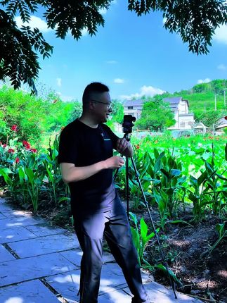 马达微森长焦镜头拍荷花,拍出单反相机的效果#长焦镜头 #手机摄影 #拍摄技巧 #摄影器材 #荷花 @DOU+小助手