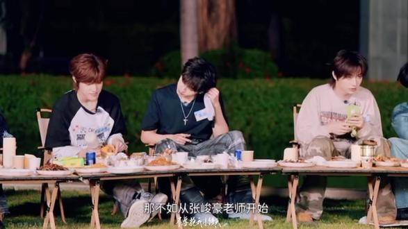 看完新物料 小暖身体暖暖的
#奇文