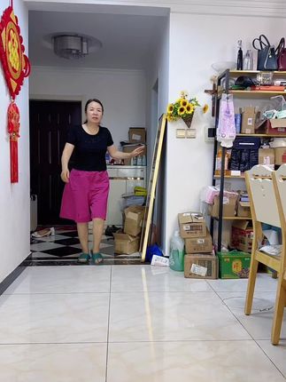 好久没见老爸了,今天周末回来看看老爸妈妈给我下一碗武汉全家人都爱吃的这个面条,大家如果需要的话,视频下方小黄车去拍是吃一包不满意,退货退款都有运费险¥16.9包邮10袋,我1栋一袋刚好够吃