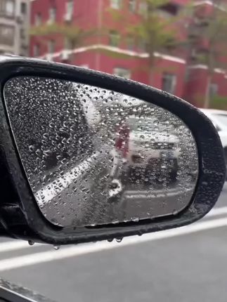 雨天车窗模糊太危险了!试试这款防雨剂,一喷一擦视野清晰行车安全#防雨剂 #安全出行 #汽车好物 #好物推荐🔥 #驾驶安全