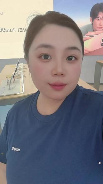 #华为智能手表 腕上新宠✨华为FIT 5 Pro
钛合金表圈+蓝宝石玻璃,1.92英寸LTPO窄边大屏
30.4g轻盈无感,丹霞橙/冰川白/雅丹黑,百搭所有穿搭