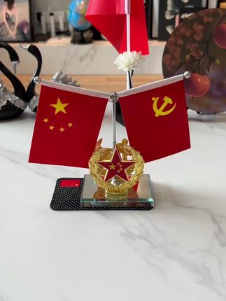 #五星红旗车载摆件 #红旗摆件 #红旗车载摆件 #办公桌摆件 #我爱我的祖国