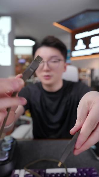 超哥推荐240瓦快充数据线,支持手机协议超级快充,四合一镀金接口,液态硅胶工艺线材,无氧高导纯铜线芯,过压过流过充保护,充满电自动断电#超哥数码 #快充数据线 #快充线 #超级快充数据线 #数据线