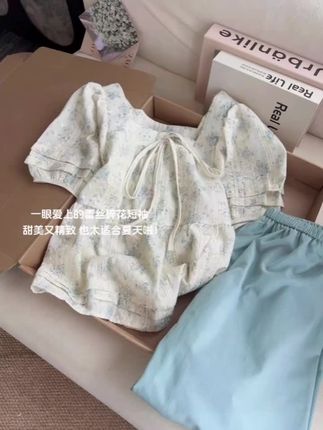#夏天穿什么 #韩系穿搭 #温柔风穿搭 #燃爆夏天的生命力穿搭 #洋气减龄 2025夏季新款韩系蕾丝小碎花法式方领系带短袖宽松显瘦衬衫女上衣