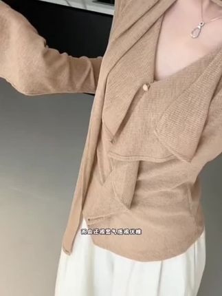 小众独特设计感飘带不规则V领长袖打底衫女2025秋季简约百搭上衣#百搭#简约#不规则#设计感#小众