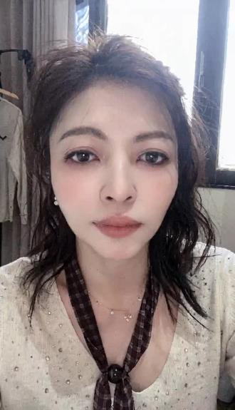 AI帮我画个唐风牡丹妆容#我的春日写真