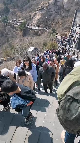 如今长城今还在,不见当年秦始皇,啥是你的