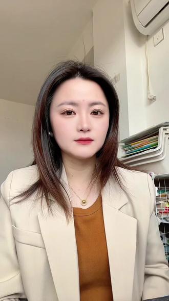 例假裙,长在你的审美上吗,菊花裤还没整明白呢,我有点被今年的时尚圈整蒙圈了#例假裙 #菊花裤 #女装 #