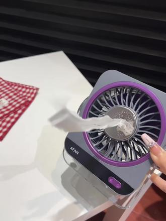我的天!买到一个质量和颜值都在线的桌面小风扇,吹出来的风都是自带凉感的,巨舒服!还是大品牌的靠谱!#桌面风扇 #小风扇 #台式小风扇 #静音风扇 #在抖音入手的好东西