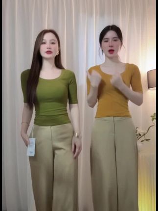 2025新款韩版小众百搭紧身显瘦短款上衣极简气质U领半袖女T恤#精致女人必备 #女装 #百搭上衣 #时尚穿搭