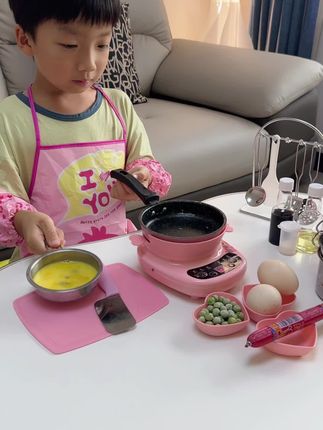 孩子心心念念的#迷你厨房 终于到了,在家也不玩手机了,关键还变着花样做吃的,每天多吃了好多饭,还锻炼了孩子的动手能力#过家家玩具 #宝妈推荐 #养娃日常