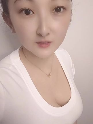 89年36岁,车未买,婚未结,有驾照,不会开,无业游民,就是没有男朋友,给80后拖后腿了#旺夫女人 #耐看型