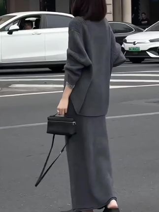 欧货穿搭套装女秋冬新款长袖毛衣针织衫+显瘦中长款半身裙两件套