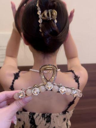 真的太爽了,原来抓夹是这样用的!#一秒入夏氛围感 #美出高级感 #穿搭搭配 #美出高级感小姐姐 #穿搭穿搭