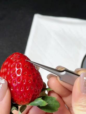 这款细胞夹尖头超细,一夹就能带出黑头白头,解压又不伤肤,姐妹们快试试。#细胞夹 #黑头粉刺 #粉刺 #草莓鼻 #毛孔清洁