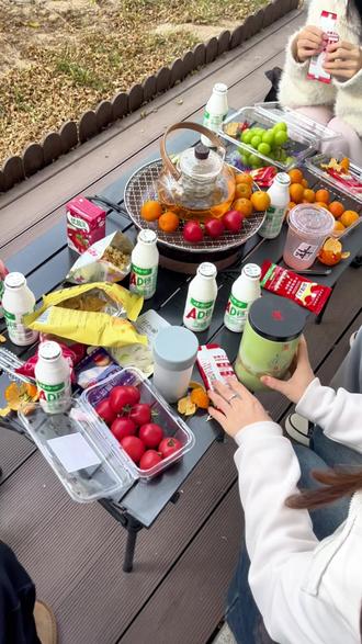 幸福具象化的表现!
该怎么形容这种感觉呢?和好朋友做在一起聊聊天,喝喝茶,真的幸福感直接爆棚
/泡茶/围炉煮茶/家用围炉煮茶/让这些电子设备陪我过暖冬/煮茶壶
#夏普围炉煮茶#夏普Sharp围炉煮茶#电陶炉#幸福具象化#围炉煮茶
@DOU+小助手 @抖音小助手