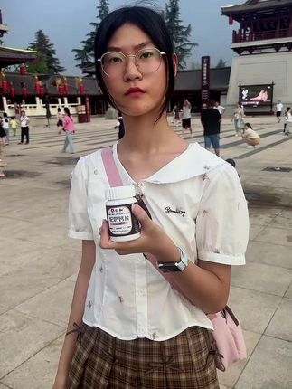 但凡早点刷到这个视频,都不至于走那么多弯路!!今年15岁了高176,妈妈说我骨架大,每天让我吃些钙片,仁和家的#驼奶钙片  真的太棒了!#好吃不贵 #补钙 #零食推荐