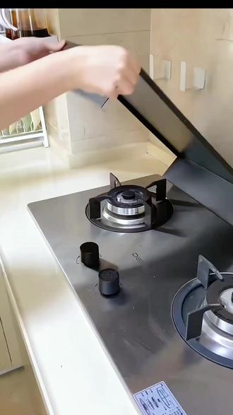 家里的燃气灶放个这样的盖板,不仅可以增加台面空间,电磁炉电饼铛也能用油烟机了#置物架 #盖板 #煤气灶盖板