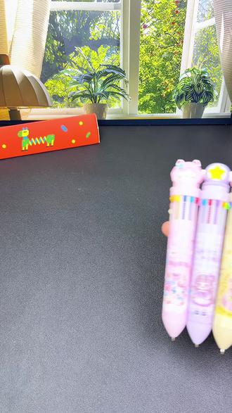 12色圆珠笔,学生党狂喜!做笔记划重点、涂鸦画画、做手抄报手帐超好用👍这个假期孩子远离手机涂涂画画就靠它#圆珠笔#多色圆珠笔#涂鸦#画画#做笔记划重点#