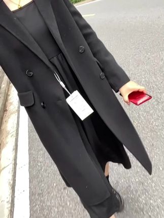 人生已经没有了我期待的样子,而赚钱,却成了往后余生,我唯一的执念。#小个子穿搭 #羊毛大衣 #小个子羊毛大衣