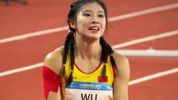 8年舆论围剿,这个“不被待见”的姑娘,跑赢了偏见