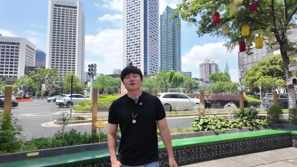 大疆的南京地标店终于开业了 就在新百一楼 开业超过福利 520期间新百也有超多活动#大疆pocket4 #大疆pocket4测评 #南京旅游攻略