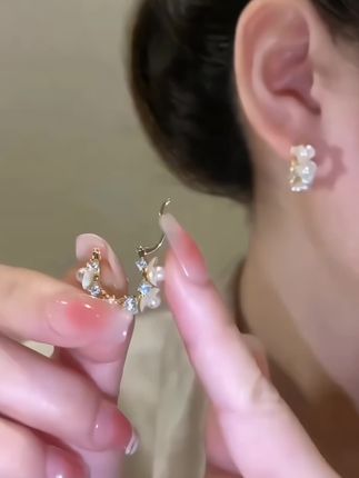 新款法式高级感花朵珍珠轻奢耳扣真好看~#精美耳饰 #时尚饰品 #耳饰 #优雅气质 #耳扣