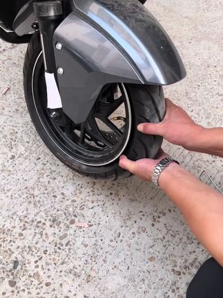 电动车瘪胎脱圈打不上气,看这个双储气罐带爆充的高压气筒很方便