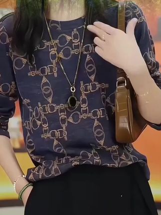 #印花打底衫 #好物推荐 #印花小衫#早秋穿搭 #初秋穿搭 @抖音小助手