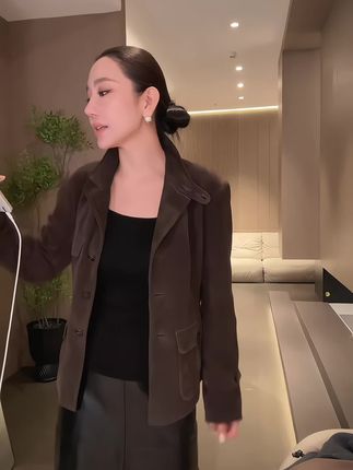 HuiEr李慧儿【那不勒斯湾】2025显瘦时尚休闲针织打底衫#穿搭 #简约穿搭 #通勤搭配 #精致穿搭 #内搭外穿都好看