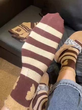袜子女秋冬款长筒加厚高颜值网红爆款高腰甜美可爱字母纯棉饰品袜
